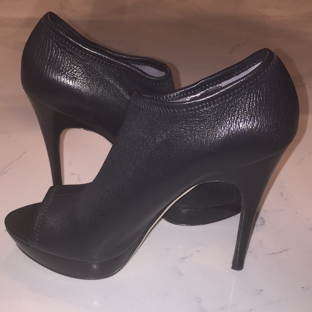 Via Spiga Black Leather Peep Toe Platform Booties